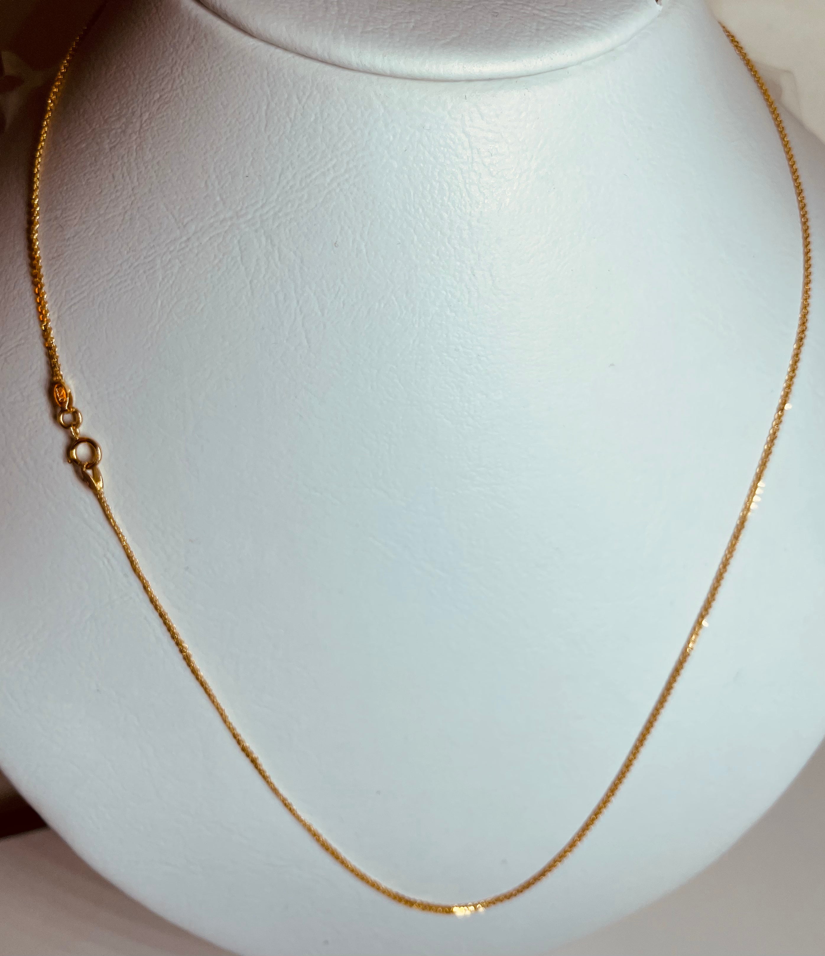 Halsband 21k 3.1g lång 50cm